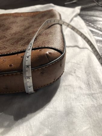 Guess Umhängetasche, braun, Top Zustand, Herbst Schnäppchen