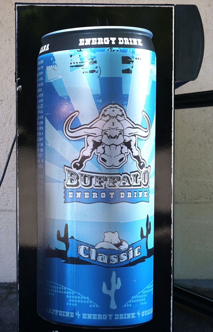 Vetrine: Buffalo Energy Drink Vitrinenschrank mit LED Display – Usato da Meggen venduto da Trouvaillen 6