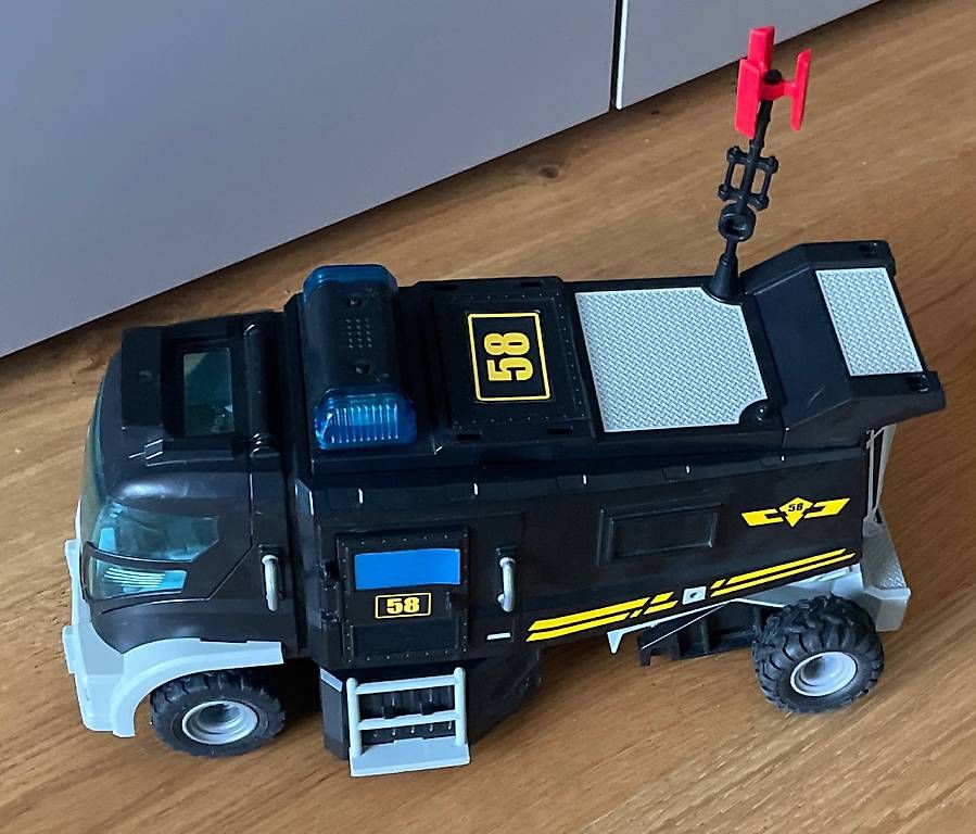 Giocattoli: Playmibil Polizeiauto – Usato da Ennetmoos venduto da Tilfreds 1