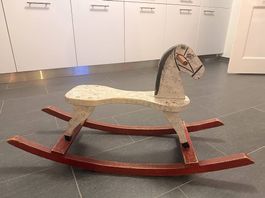 antikes Schaukelpferd aus Holz