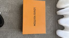 Louis Vuitton Box mit Staubbeutel neuer Zustand