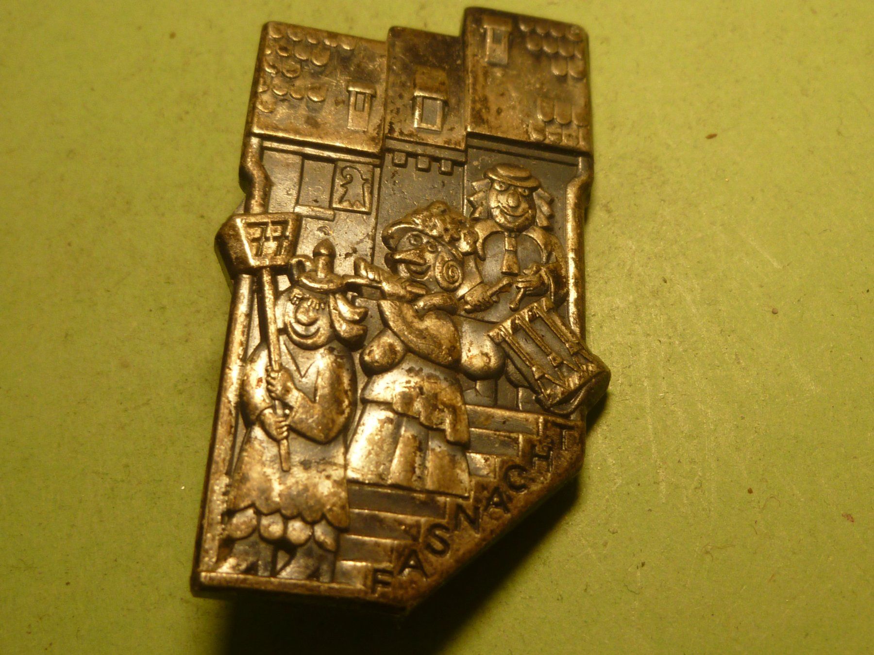 Placchette & Badge: BASEL 1977 SILBER – Usato da Ried (Muotathal) venduto da Mandarin02