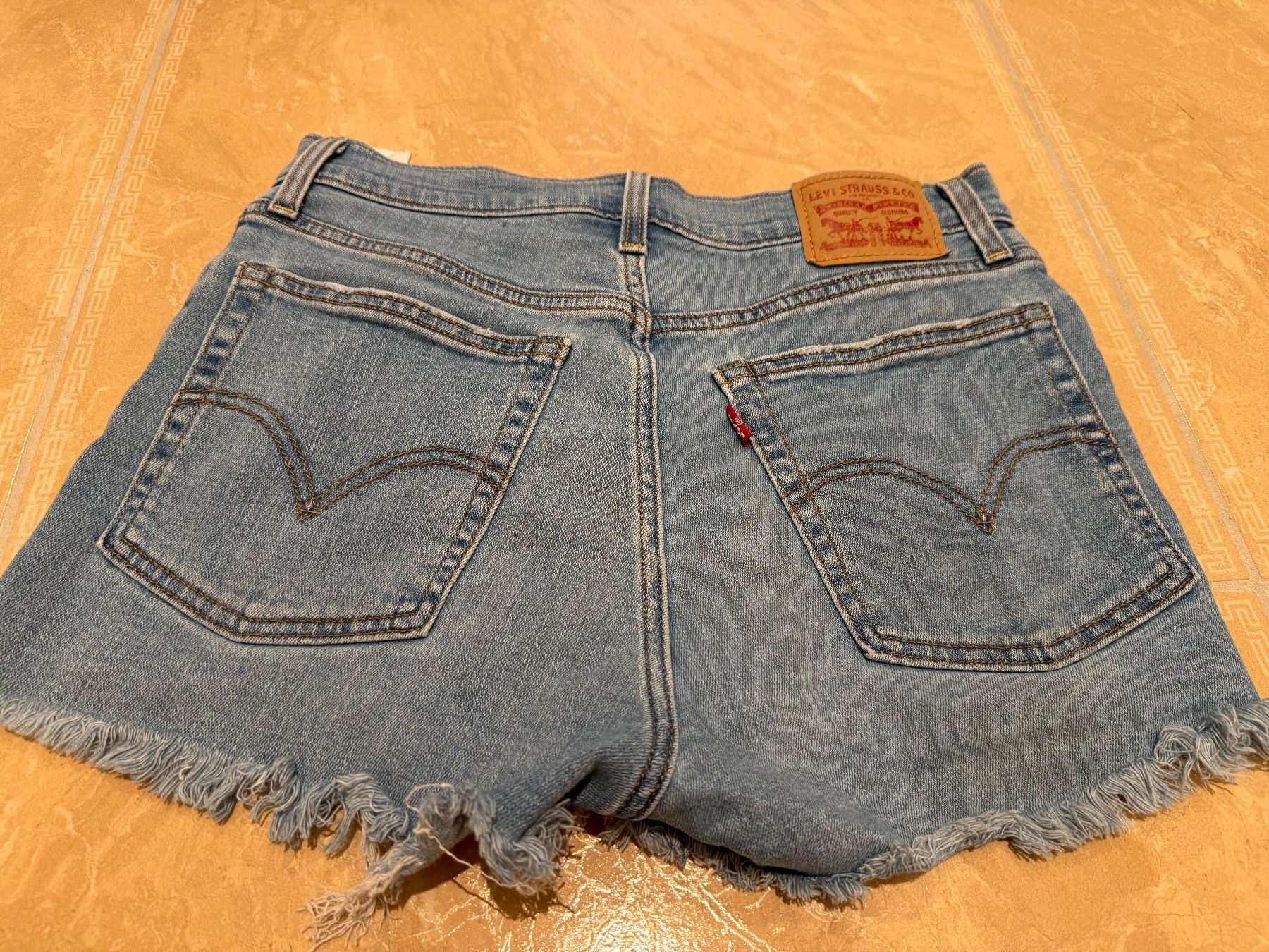 Levi's Jeans: levi Strauss coole Shorts, W29 – Gebraucht aus Klingnau von Markus14 2