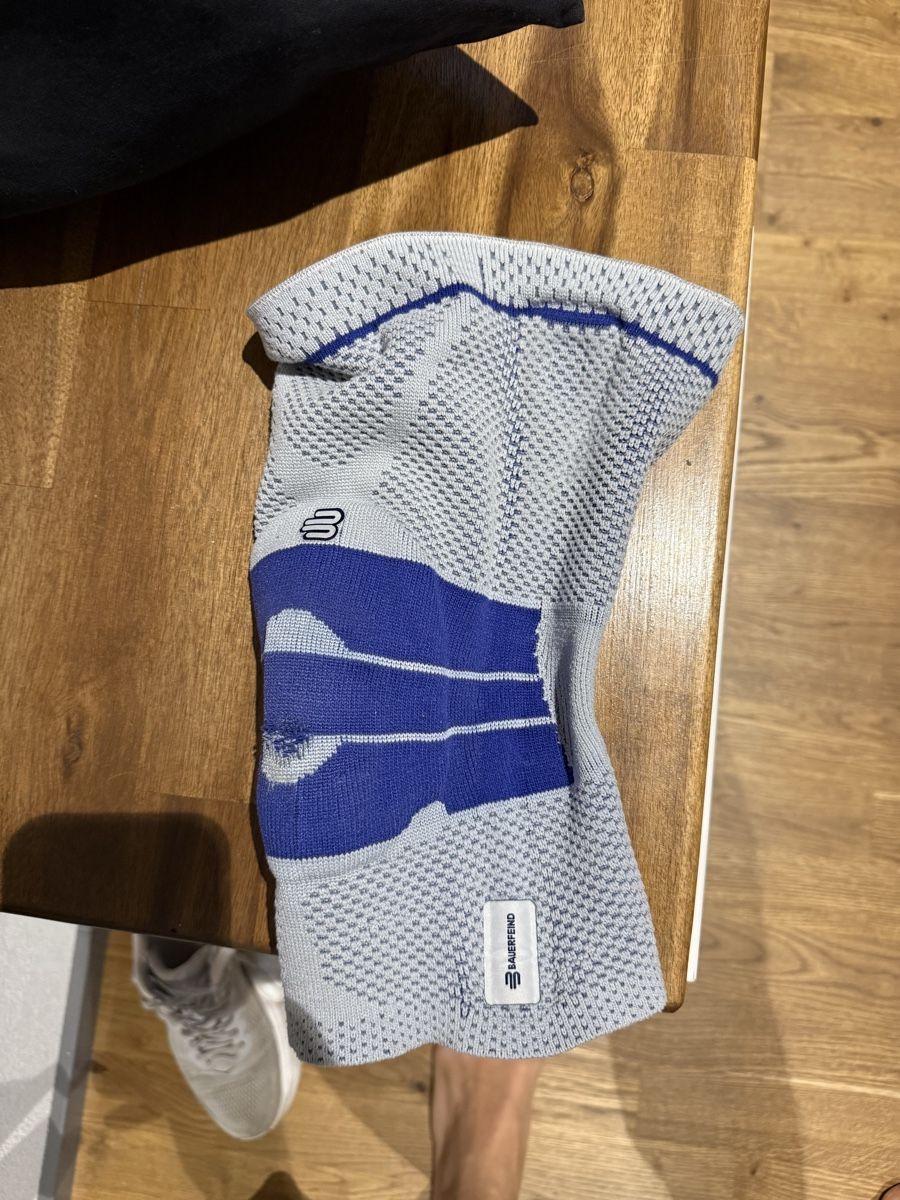 Attrezzature mediche: Bauerfeind Kniebandage – Usato da Wettingen venduto da myworldsking