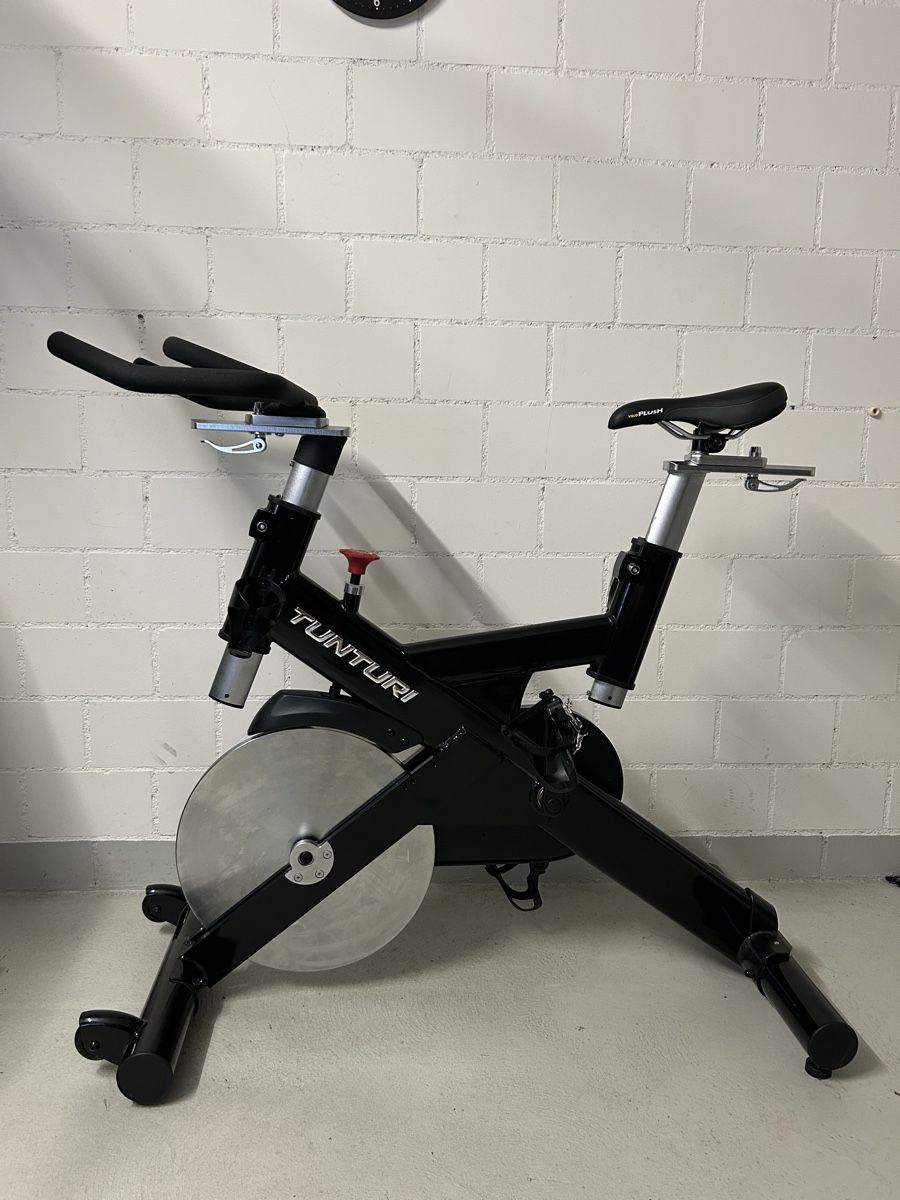Tunturi Vélos d'appartement: Tunturi Platinium Pro – D'occasion à Oberentfelden par Margous