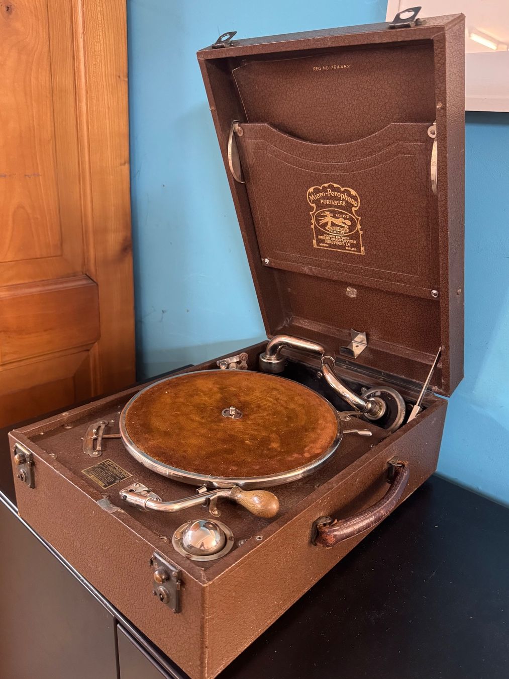Plattenspieler: Alte Grammophon – Gebraucht aus Schlieren von Freundlich02 6