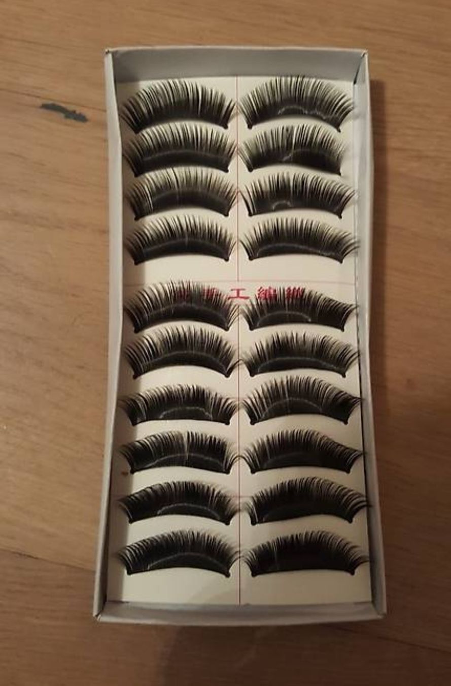 Make-up: NEU Kunstwimpern im Set 10Stk – Nuovo e nell'imballaggio originale da Uster venduto da Mooreas