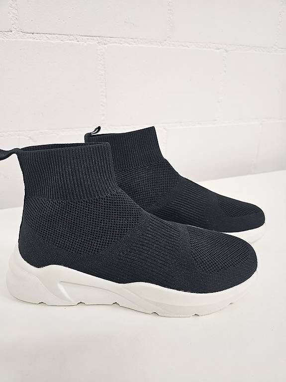 Scarpe da donna: NEU Sneakers Schlupf schwarz Gr. 38 – Usato da Luzern venduto da Donky_king