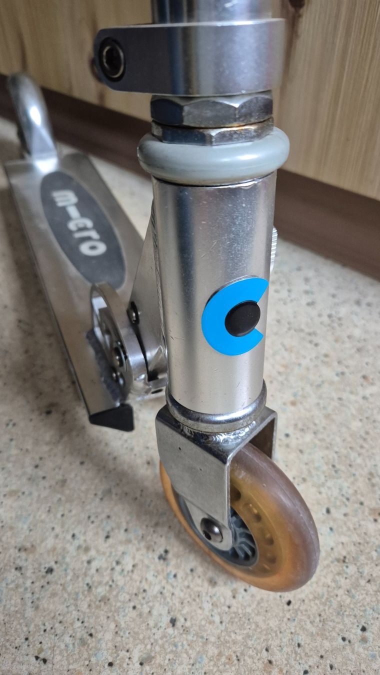 Micro Kickboard: MICRO Scooter – D'occasion à Ins par Tschoertsch 1