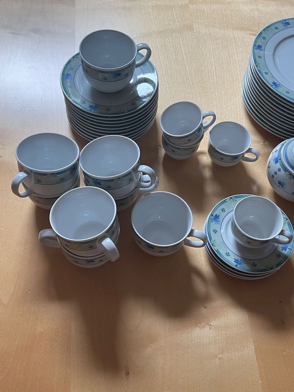 Set di piatti: Kaffeeservice BAVARIA Mitterteich Germany – Nuovo (secondo la descrizione) da Niederwil AG venduto da Allegra-9 2