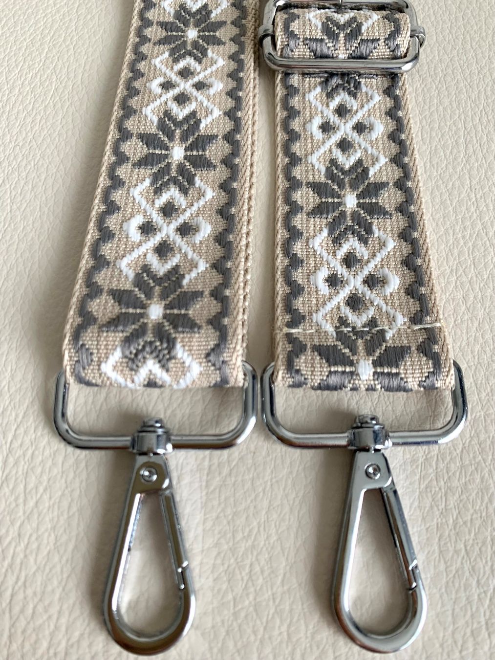 Altro in  Abbigliamento & Accessori: Taschengurt - Beige/Grau - Neu – Nuovo (secondo la descrizione) da Rikon im Tösstal venduto da Alpenmutz 1
