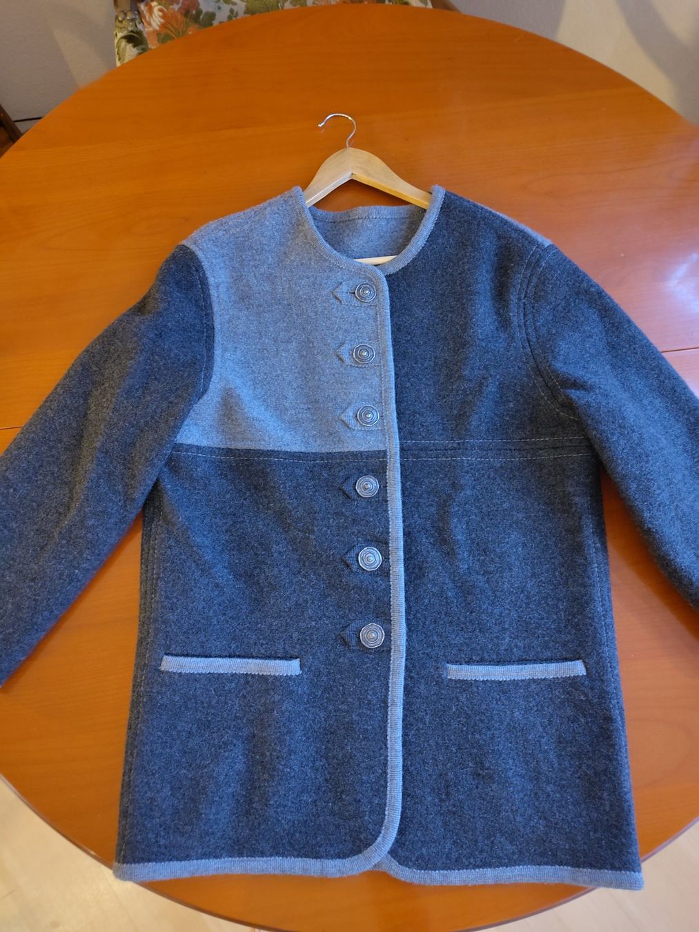 Giacche: Handgemachte Jacke aus Wollwalk – Usato da Langenthal venduto da Carmilla94 1