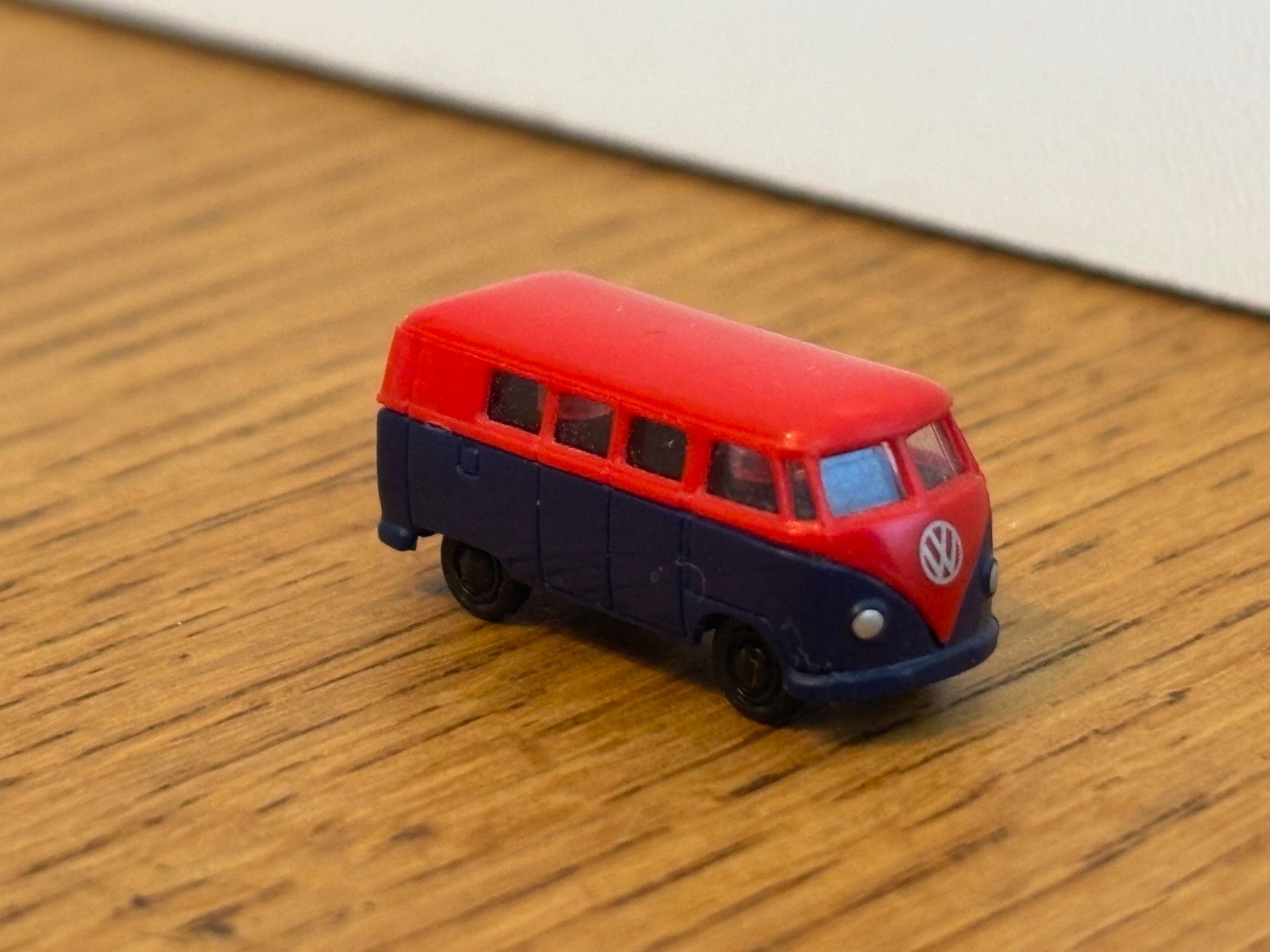 Modelleisenbahnen: e1709: VW Bus (Spur N) – Gebraucht aus Birsfelden von Birs_25