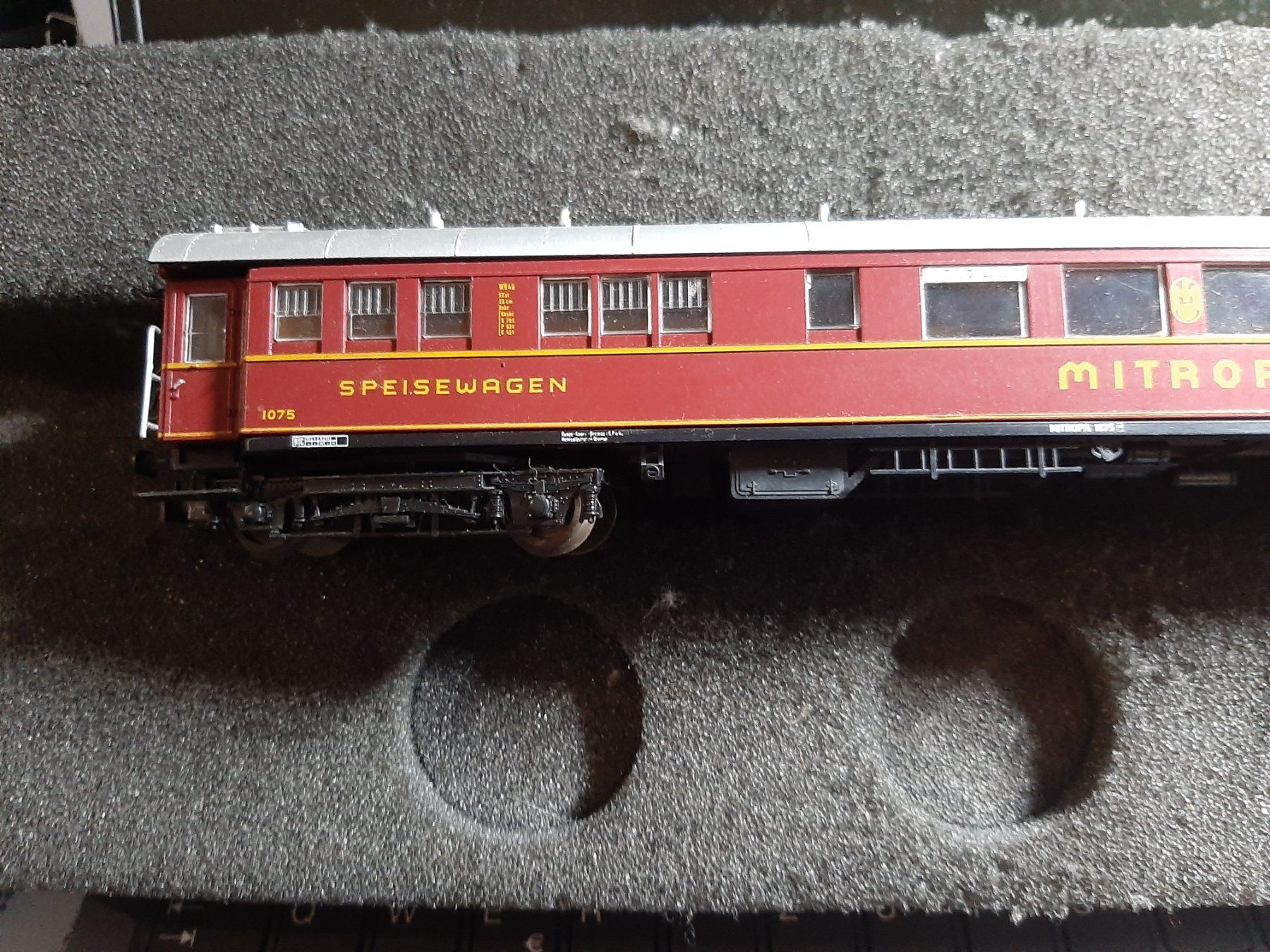 Liliput Modellini di ferrovie: LILIPUT DMITROPA SPEISEWAGEN 1075 REF.16 – Usato da Avully venduto da RIVALIS 3