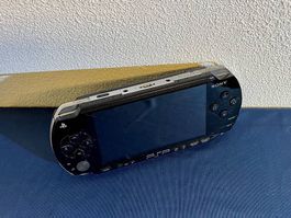 Sony PSP-1004  funktionsfähig, 2 Spiele, Originalzubehör