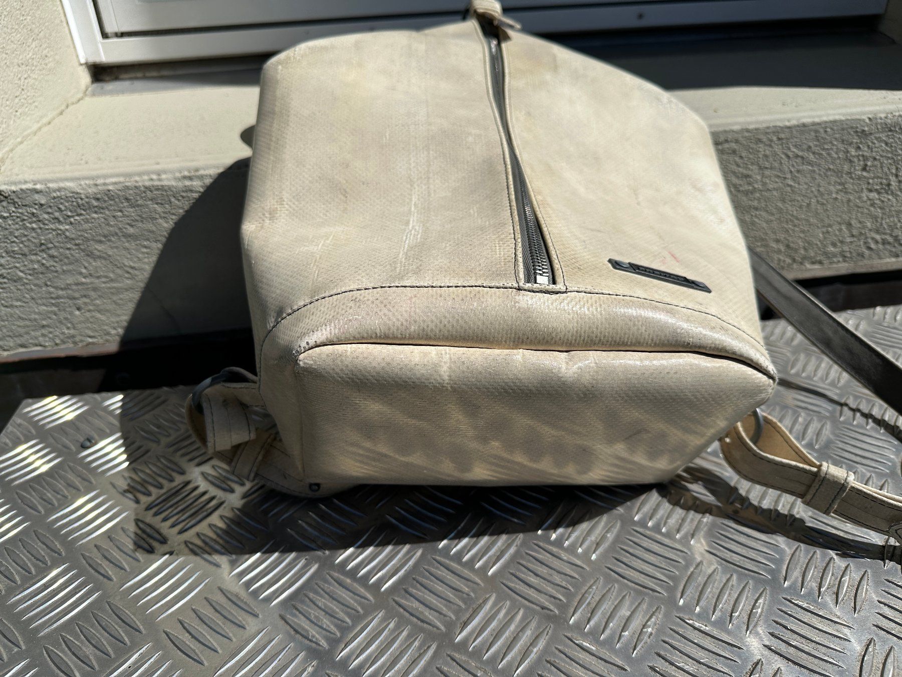 Freitag Zaini: Rucksack Freitag R123 Woolf crèmefarben matt – Usato da Gümmenen venduto da FelizitasHermann 3
