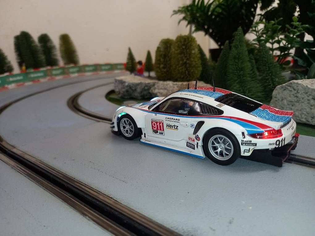 Carrera Piste: Carrera Digital 132 Porsche 911 RSR – Usato da Langenthal venduto da noa_9wcy 3