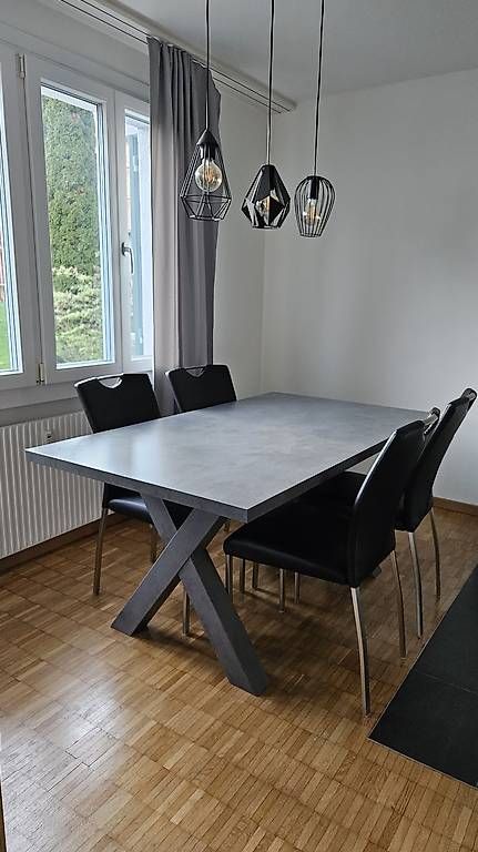 Set di tavolo e panche: Tisch mit 6 Stühlen – Usato da Schaffhausen venduto da chr_h86k