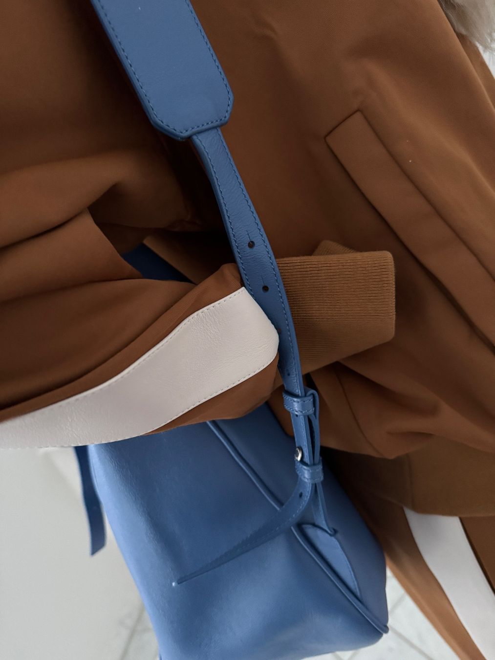 Bally Zaini: Bally Rucksack /Leder Blauer das modische Accessoire – Nuovo e nell'imballaggio originale da Volketswil venduto da praxis12 6