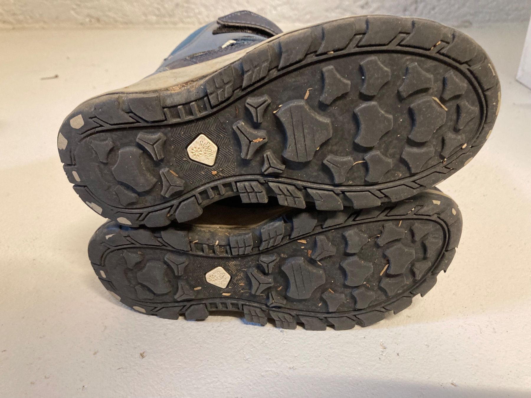 Decathlon Schuhe für Jungen: Warme Quechua Schneestiefel, Gr. 31 – Gebraucht aus Basel von Ullminator 2