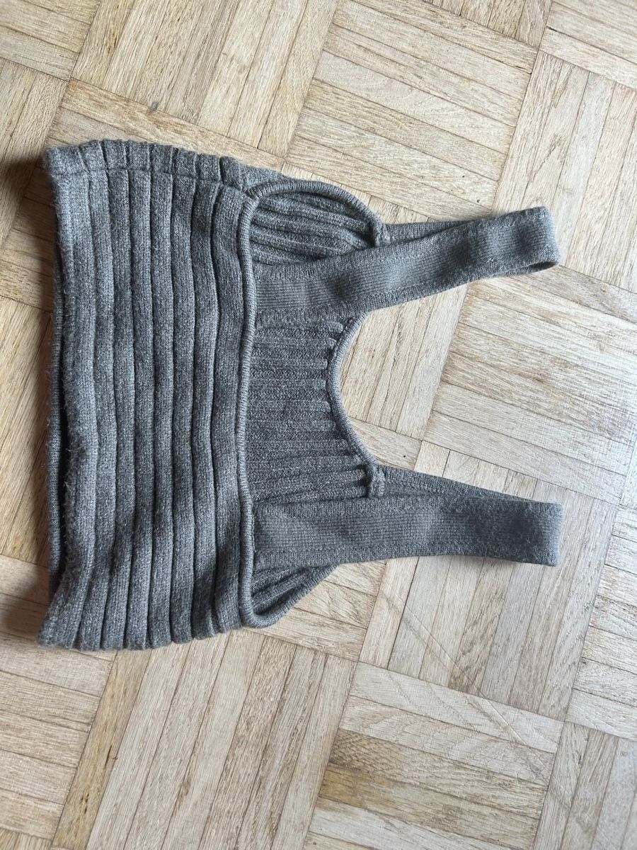 Tops: Zara Top grey size M ribbed new – D'occasion à Zürich par chi_7k5b 1