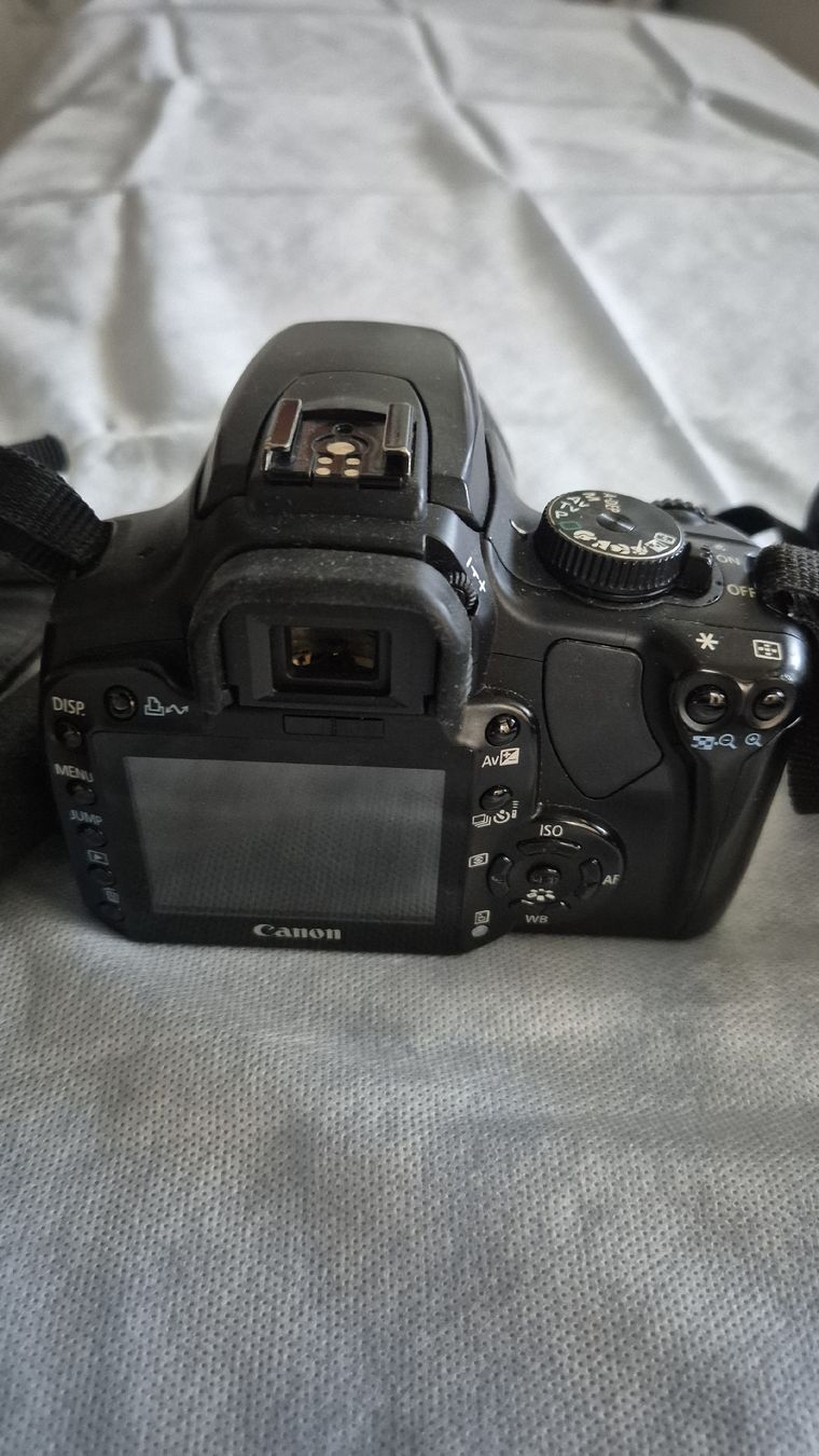 Canon Appareil photo: Spiegelreflexkamera Canon – D'occasion à Hombrechtikon par Bakra12 1