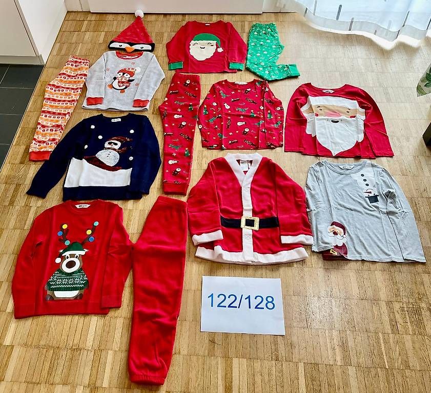 Lotti & Set di vestiti: Weihnachtskleider Grösse 122/128 – Usato da Zürich venduto da giovannisp