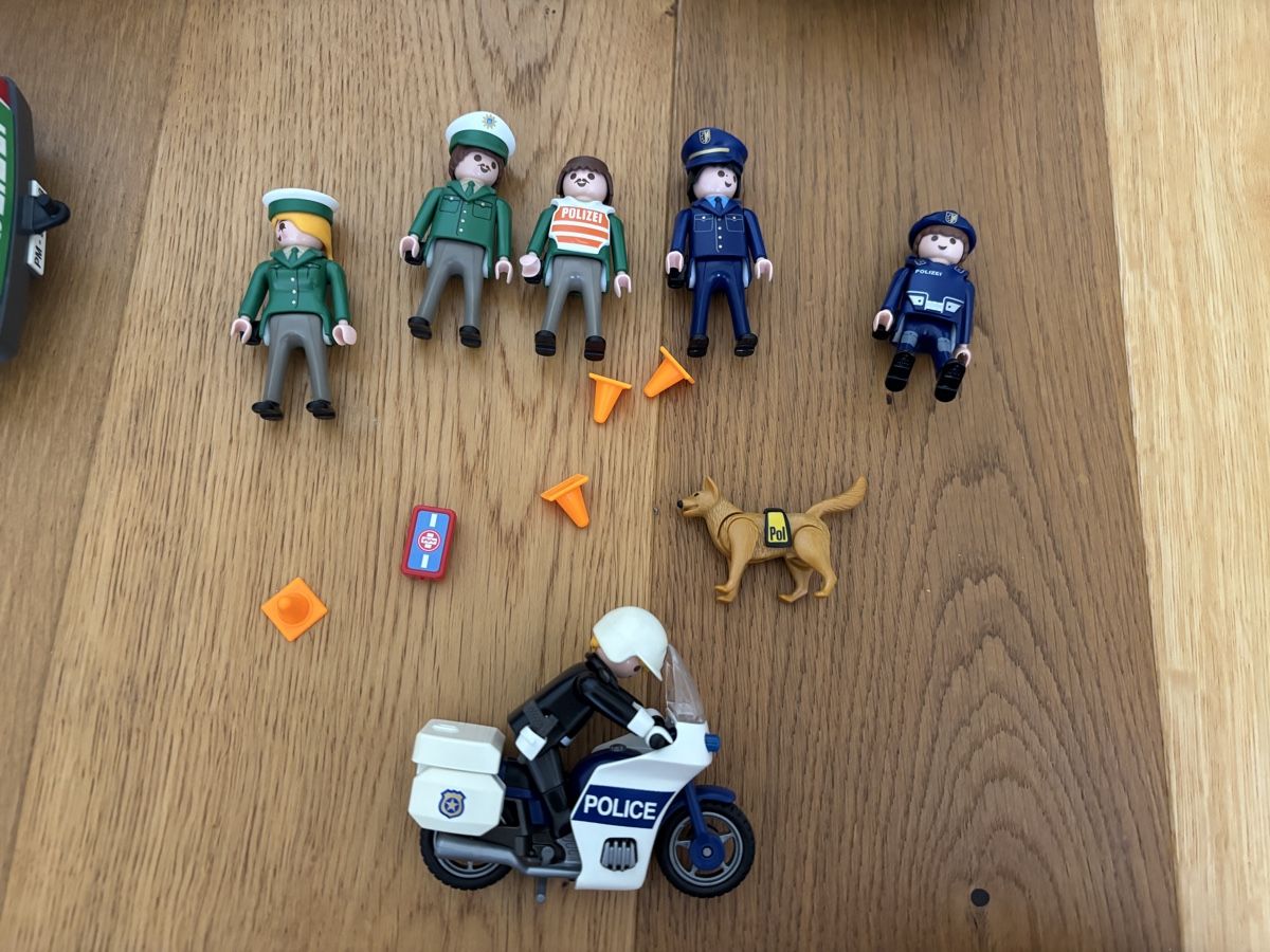 Playmobil Spielzeuge: Playmobil Polizeiset mit Zubehör – Gebraucht aus Grosswangen von Sunnyday35 4