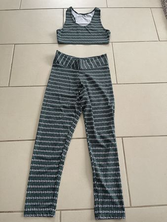 Wunderschönes Sport Set in Grün Gr XS