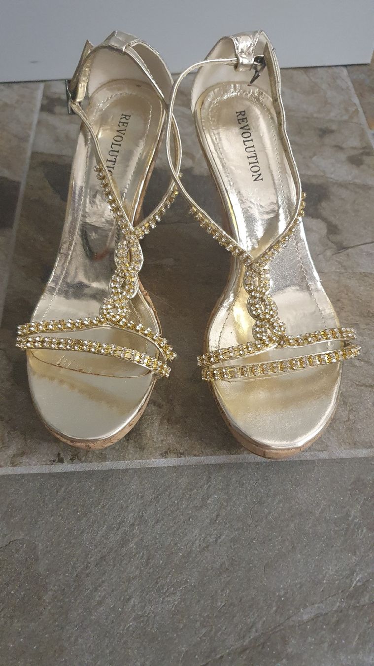 Scarpe da donna: Goldene Sandalen mit Strass, Grösse 36 – Usato da Kölliken venduto da Jonalu