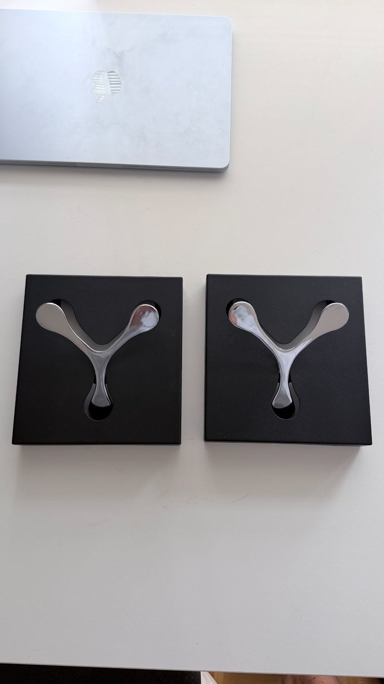 Ferramenta: 2 patères murales design Tomasucci BIN 1 / Wink Design – Nuovo (secondo la descrizione) da Lausanne venduto da ipanema23 4