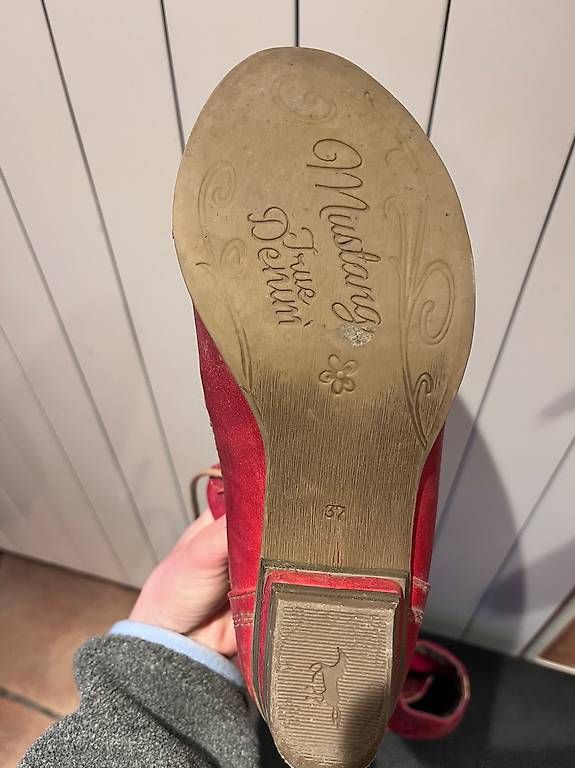 Damenschuhe: Mustang Stiefelletten Grösse 36 – Gebraucht aus Buch b. Märwil von and_m82w 2