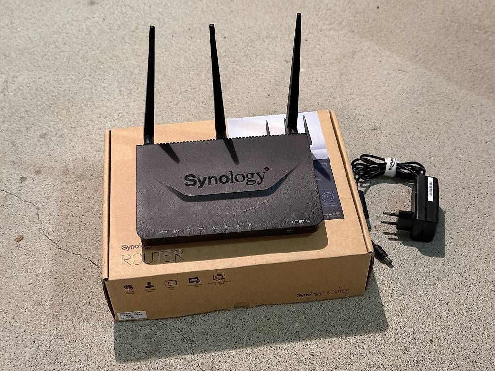 Synology Modem & Router: Synology Wireless Router RT1900ac – Usato da Frieswil venduto da papagei9 2