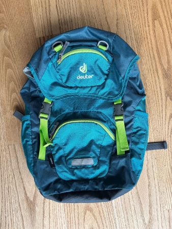 Schöner Kinderrucksack Deuter Junior, 18L, petrol/arctic