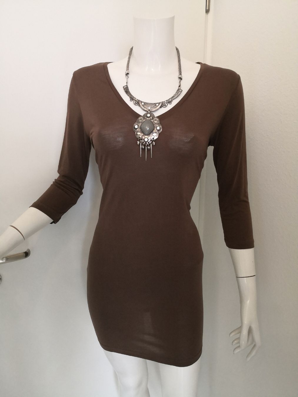 Mango Robes: 🤩MANGO KLEID BRAUN & V-SCHNITT – Neuf (Voir description) à Olten par Naja-Twins-Twins 5