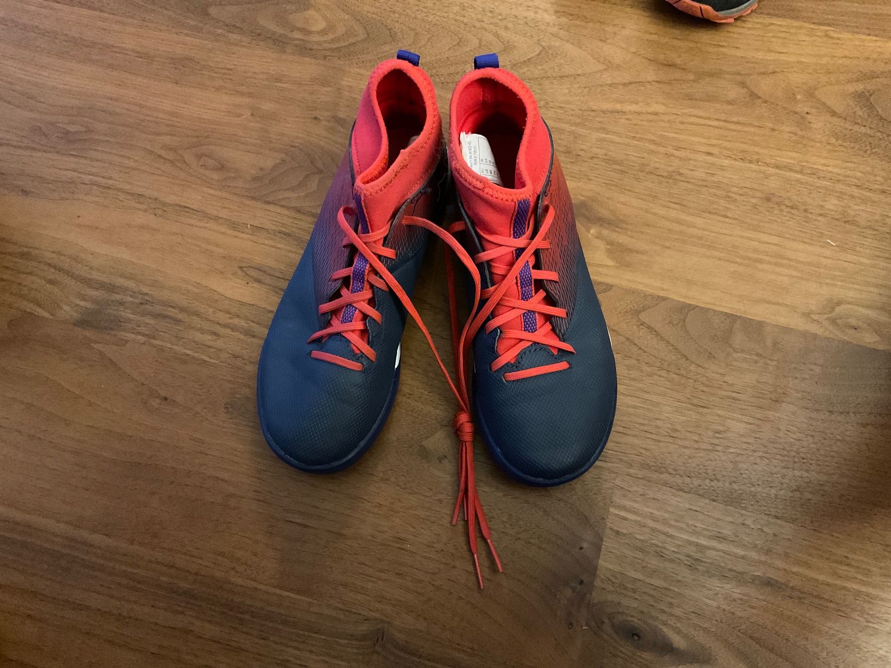 Decathlon Scarpe per ragazzi: Kipsta Fussball Schuhe – Usato da Oberägeri venduto da Loup18