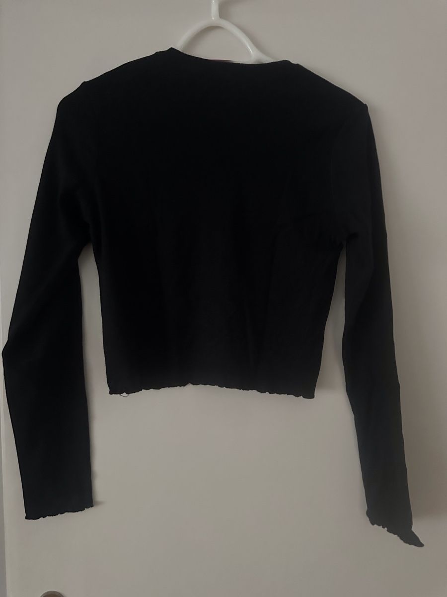 Bershka Tops: Langarmshirt mit Drachen Print – Neuf (Voir description) à Glattbrugg par sab_989l 1
