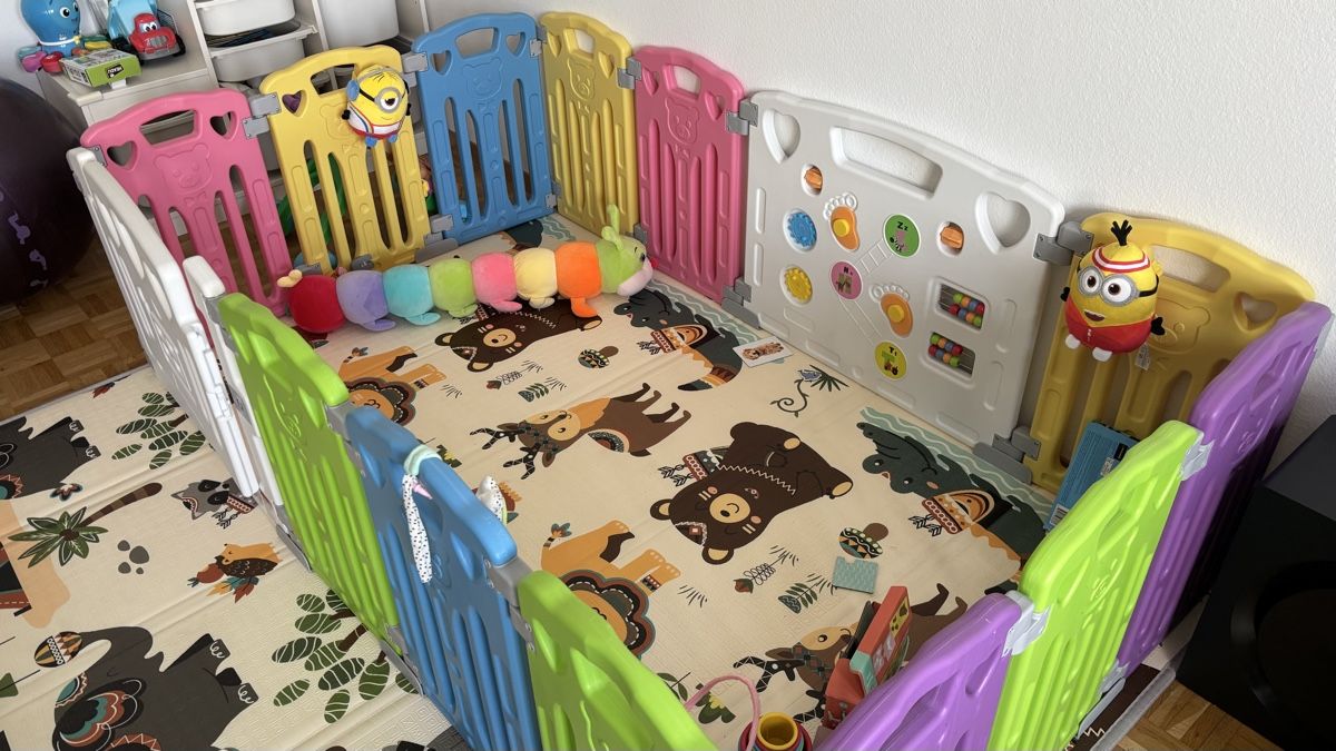 Parcs & barrières de sécurité: Playpen with interactive toys – D'occasion à Zürich par CarlosAC 2