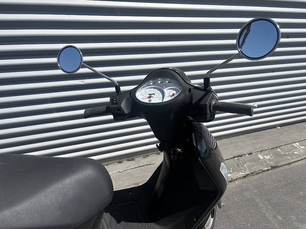 Sym Scooter: Roller Sym Orbit 125ccm ab Mfk / Service Batterie NEU – Usato da Liestal venduto da freiixD 1