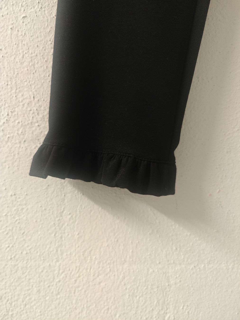 Gucci Pantaloni: GUCCI Hosen mit Rüschen – Usato da Erlenbach ZH venduto da nlh 2