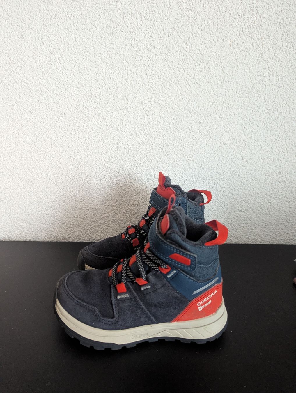 Decathlon Chaussures garçon: Kinder Winterschuhe Quechua Gr.26 – D'occasion à St. Gallen par Mosaika 2