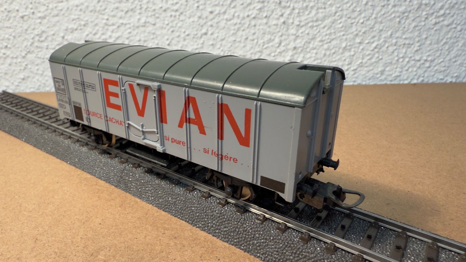 Liliput Modellini di ferrovie: Liliput Evian Gepäckwagen H0 / DC – Usato da Windlach venduto da Kelebra 5