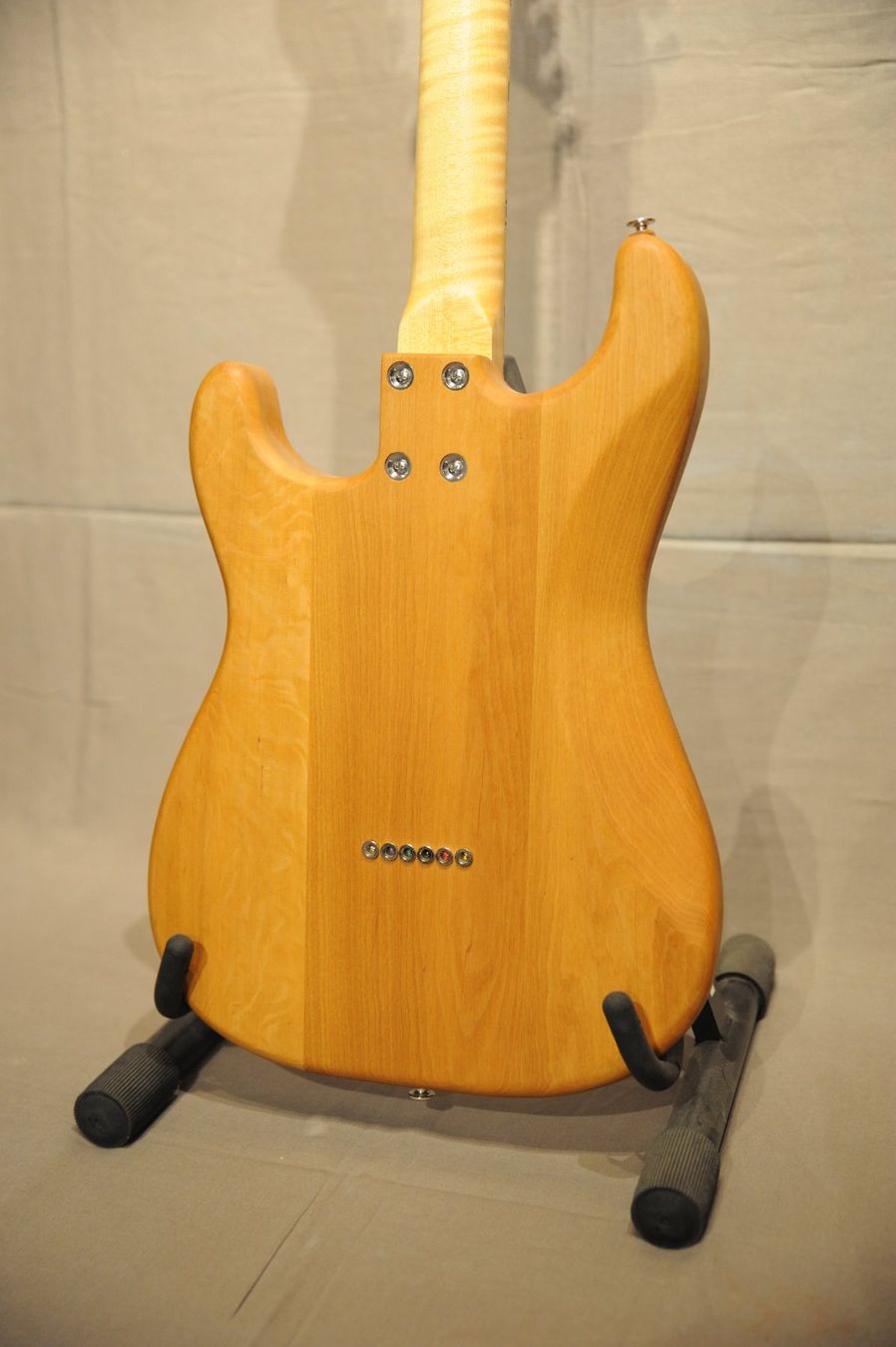 Musikinstrumente: Handgemachte ST-Style Gitarre – Gebraucht aus Utzenstorf von stoeffu77 2