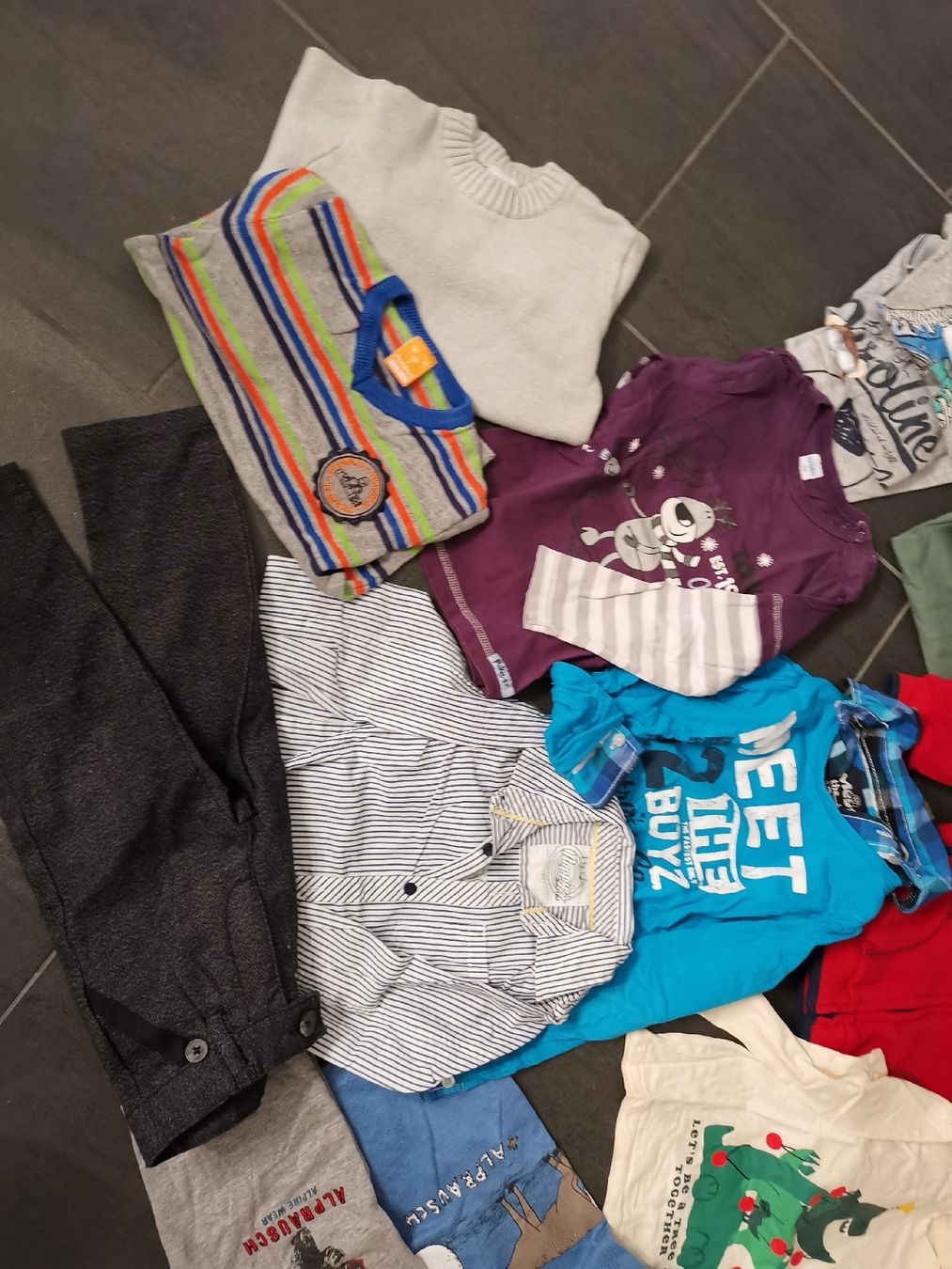Lotti & Set di vestiti: grosses Kleiderset – Usato da Matzendorf venduto da hauli2 4