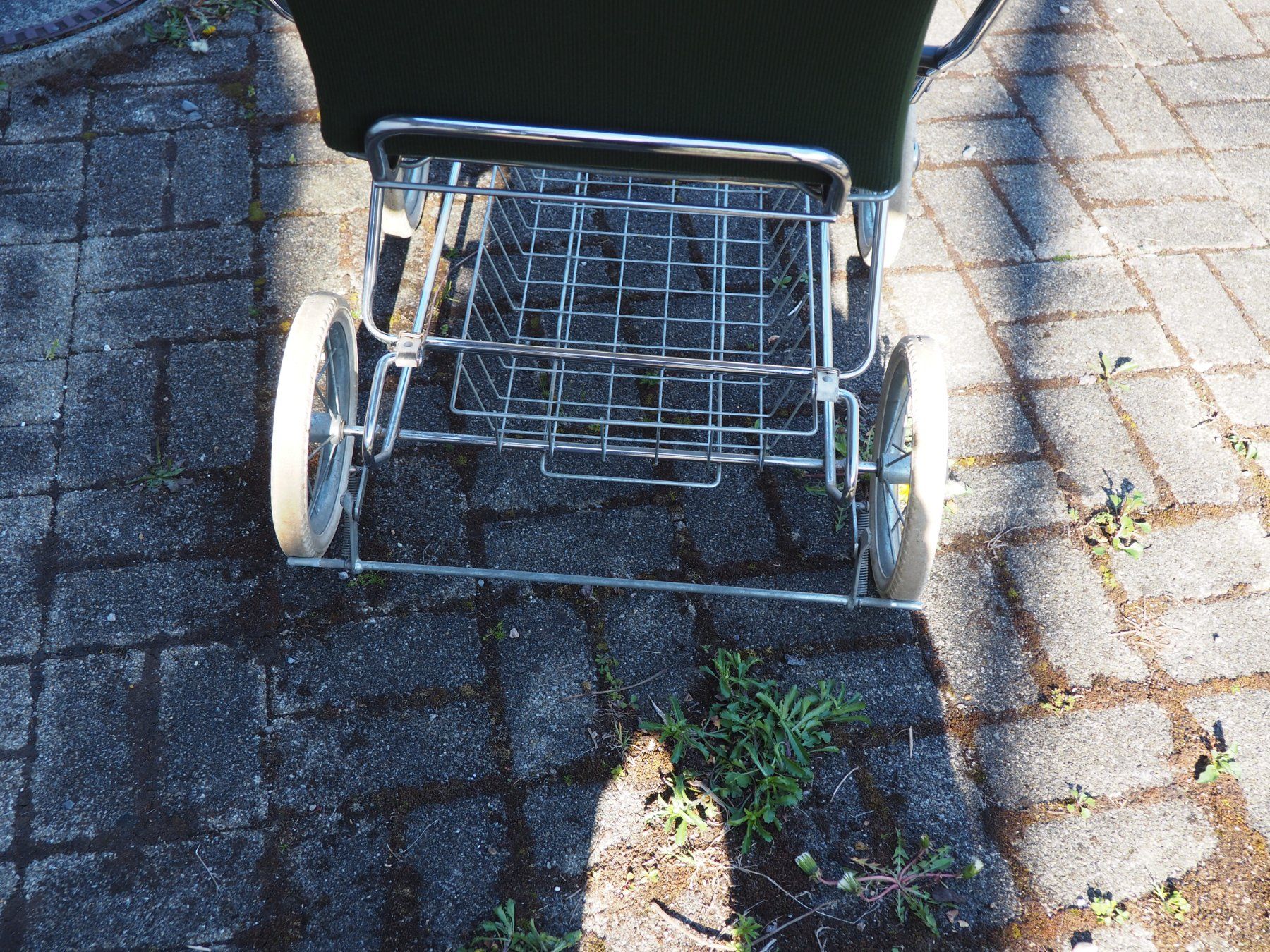 Poussette: Alter Kinderwagen, Vintage – Défectueux à Schänis par Wewu 3