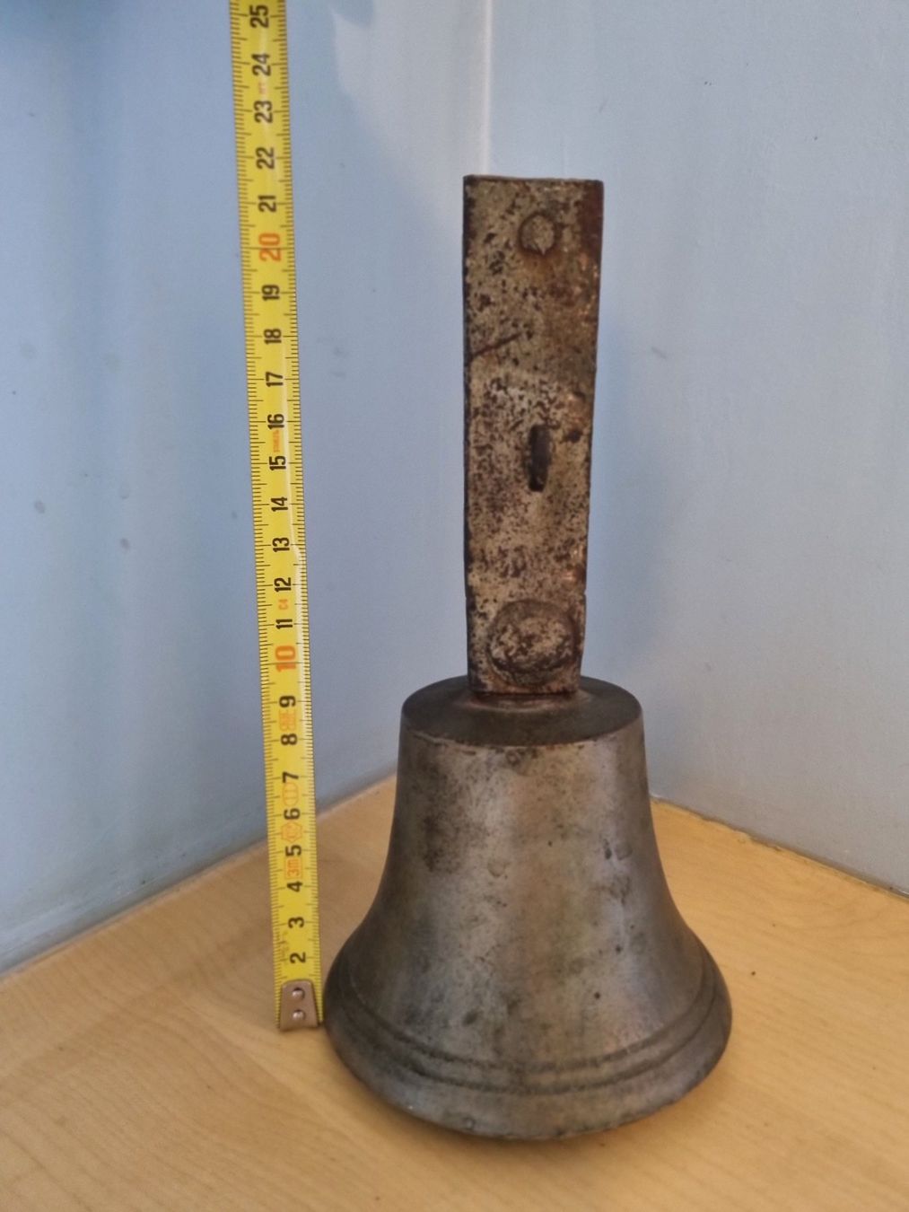 Glocken & Treicheln: Alte Glocke – Gebraucht aus Bern von llewellyn1ne 3