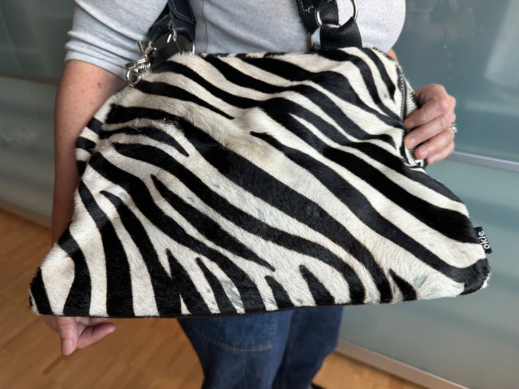 Borse da donna: Fell-Tasche mit Zebra-Muster – Usato da Winterthur venduto da Hoesch007