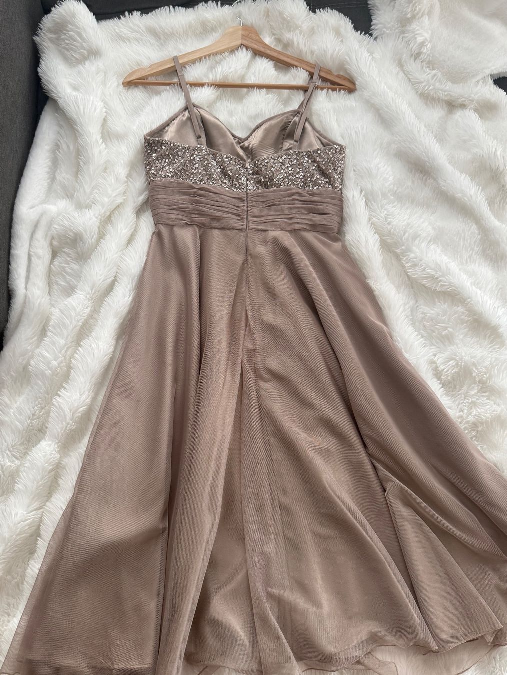Vestiti: Cocktailkleid Taupe-Rosé – Usato da Münchenbuchsee venduto da S_Shan 2