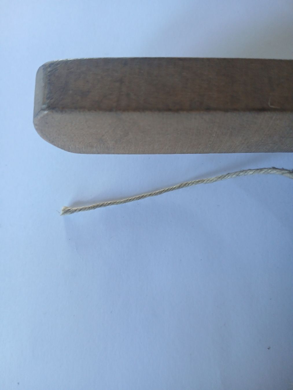 Spielzeuge: Holzschpule mit Drachen Schnur. – Gebraucht aus Langenthal von Egro50 2