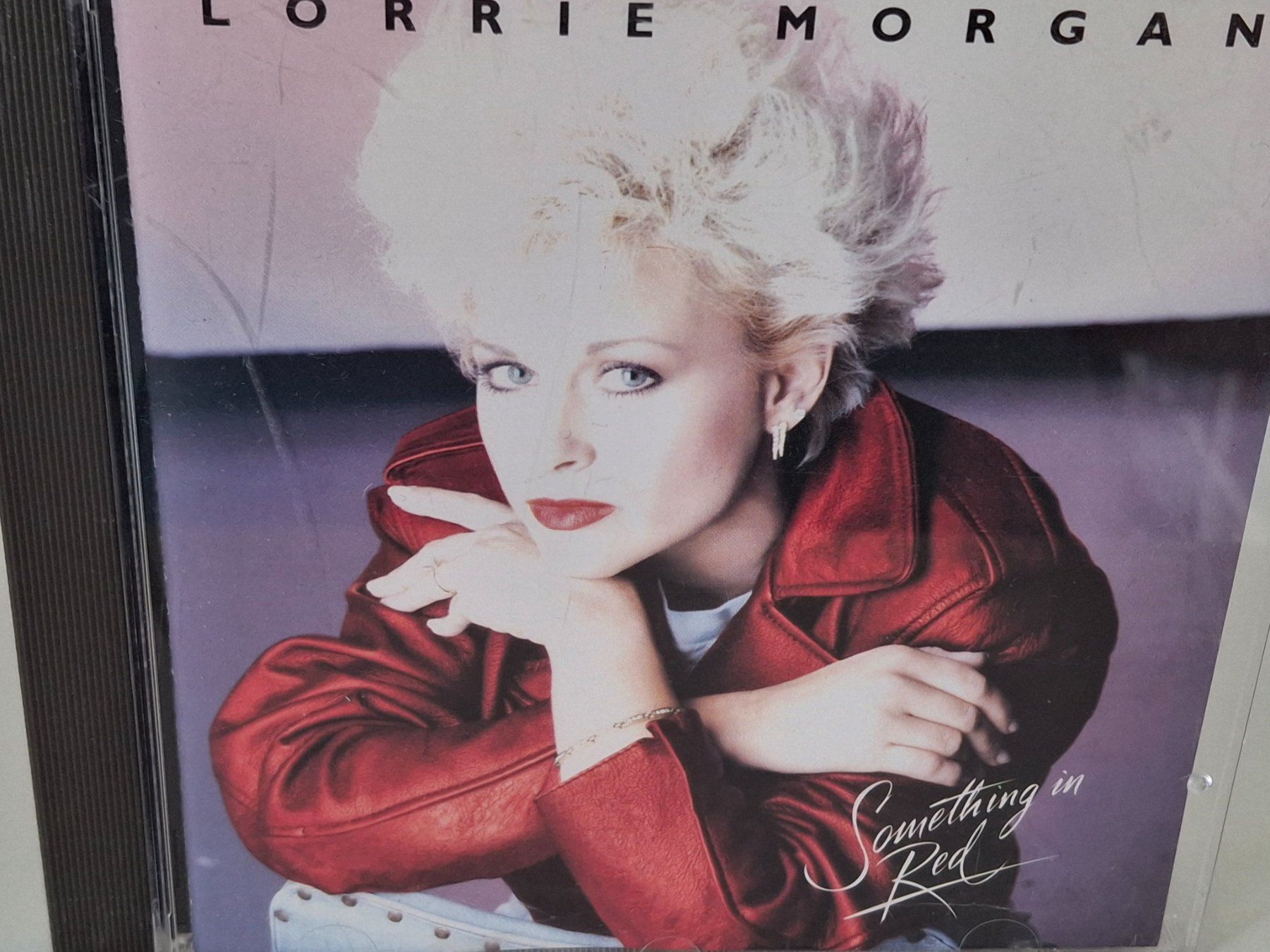 CDs: CD Lorrie Morgan - Something in Red 🤠 – D'occasion à Aarberg par Jackup1